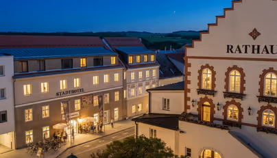 Mehrere Stückanzahl von € 300 Gutschein einlösbar in 9 Hotels – Bild 1