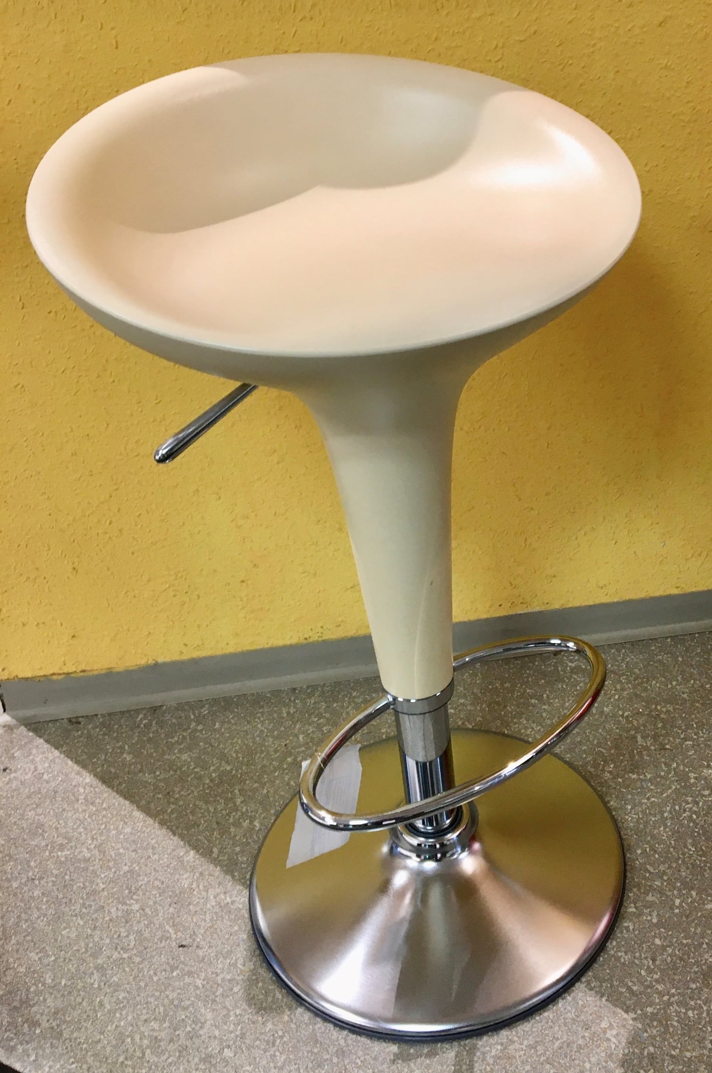 Design-Barhocker Bombo – Bild 1