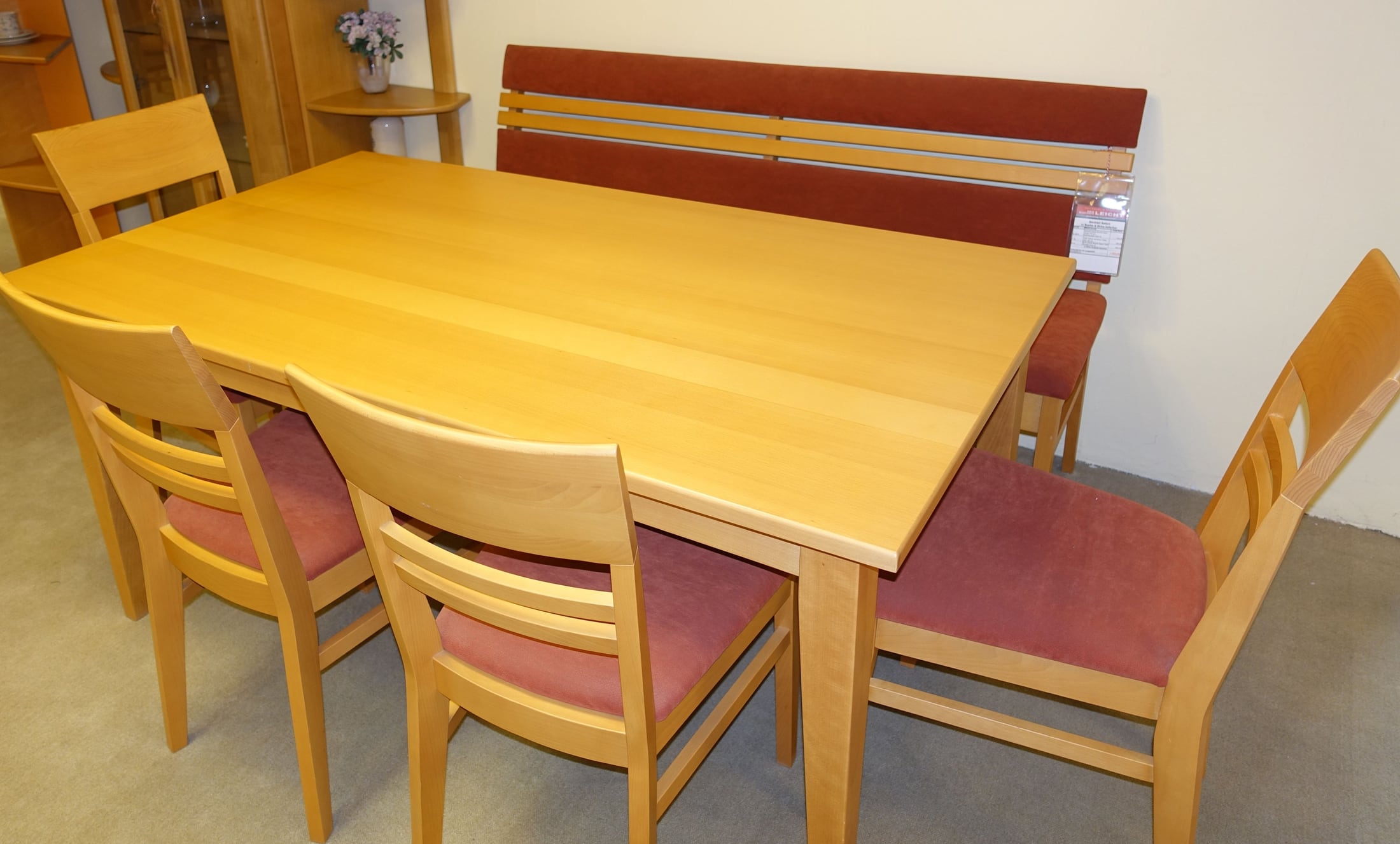 Bankteil 140 cm mit Tisch und Stühlen – Bild 1
