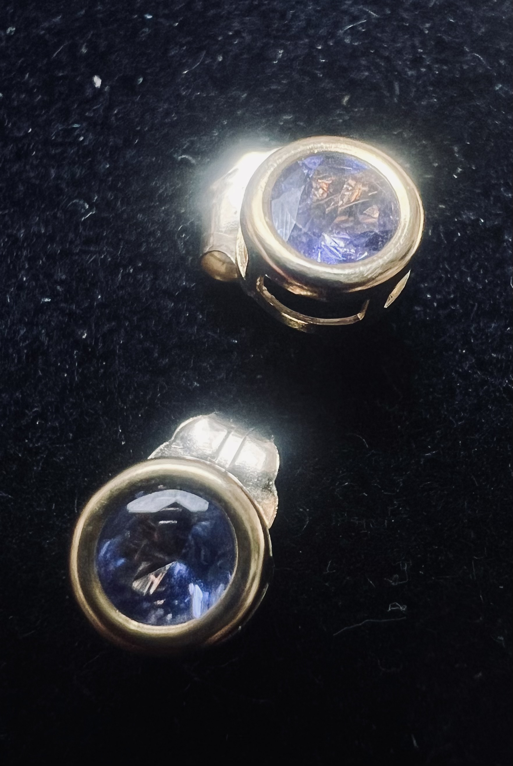 Ohrstecker in Gold mit Tansanit – Bild 2