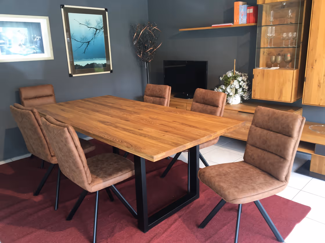 Tischgruppe in Wildeiche geölt, 200 x 100 cm Stühle mit Drehfunktion – Bild 1